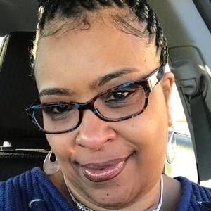 Meet your Posher, Yolanda